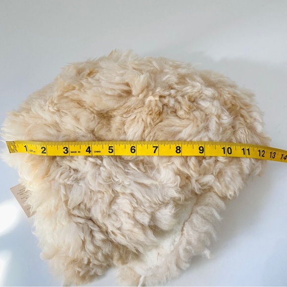 NEW 100% Alpaca cream trapper hat - Picture 6 of 8